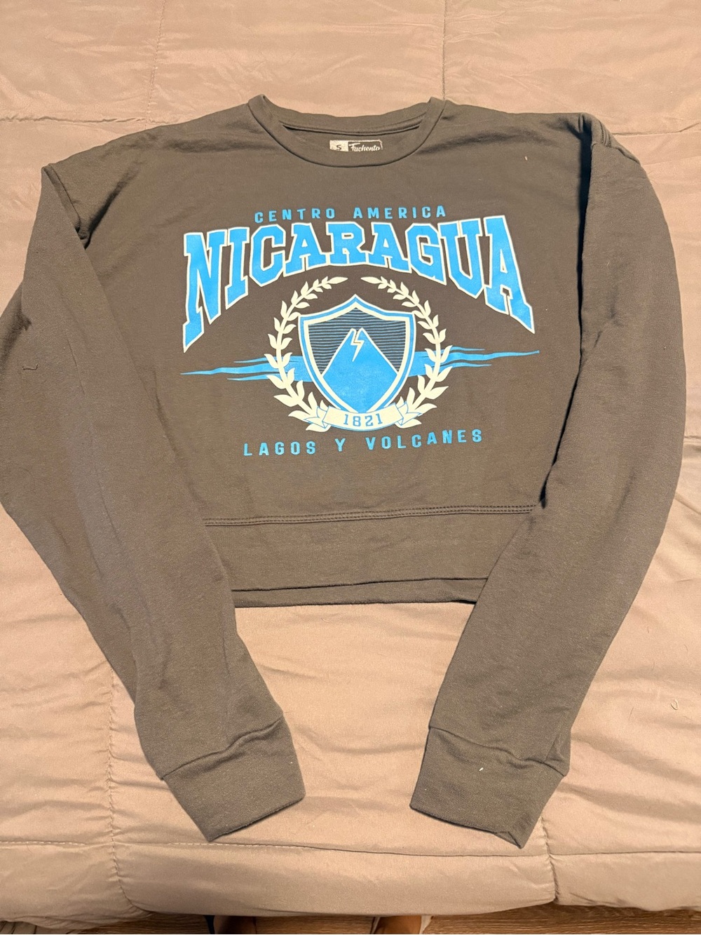 Nicaragua Graphic Cropped Sweatshirt - Blue on Charcoal